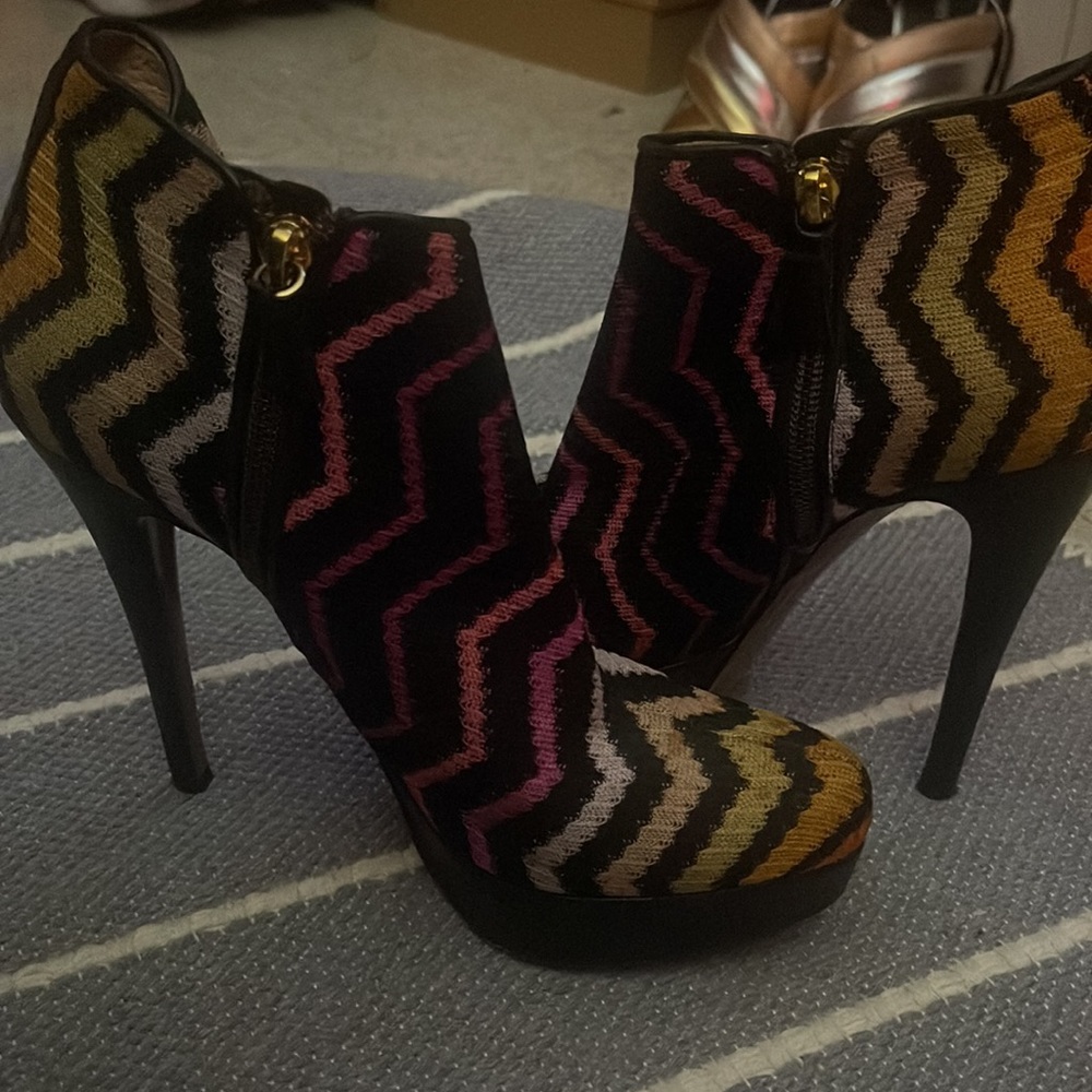 Shoes - Picture 4 of 12